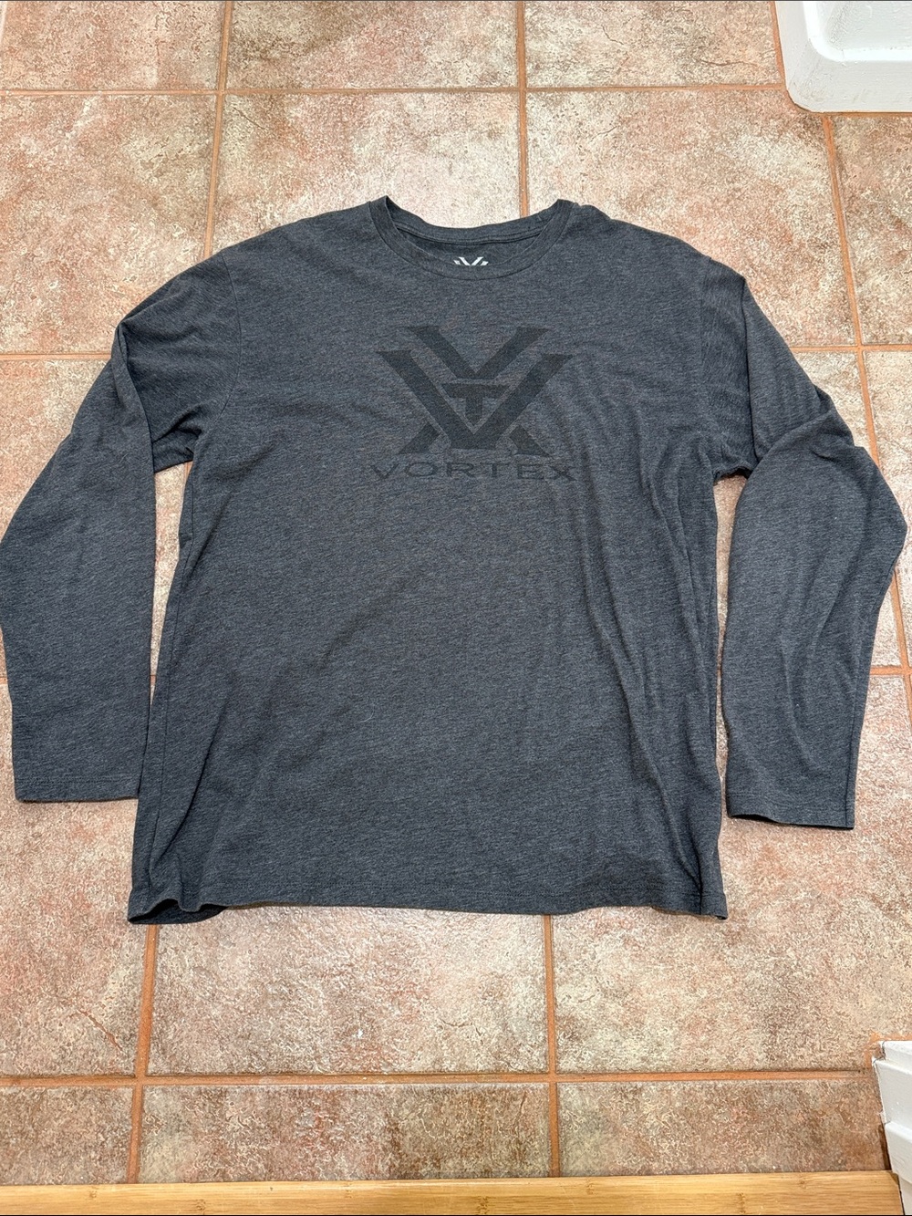 VORTEX Men's Long-Sleeve Logo Tee - Charcoal
